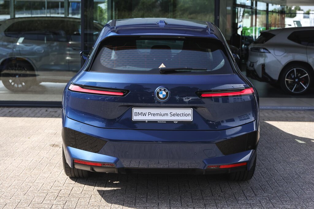 BMW iX 6