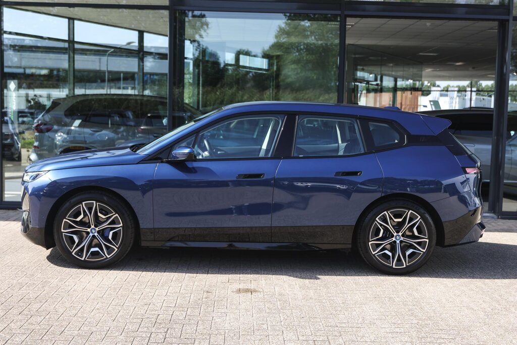 BMW iX 7