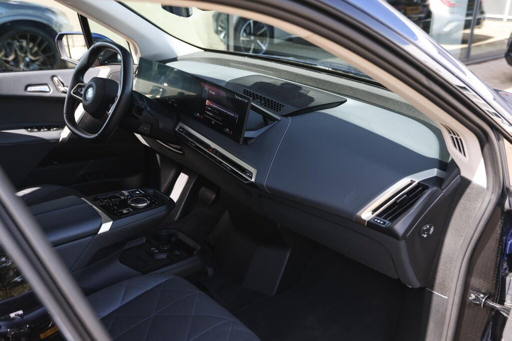 BMW iX 10