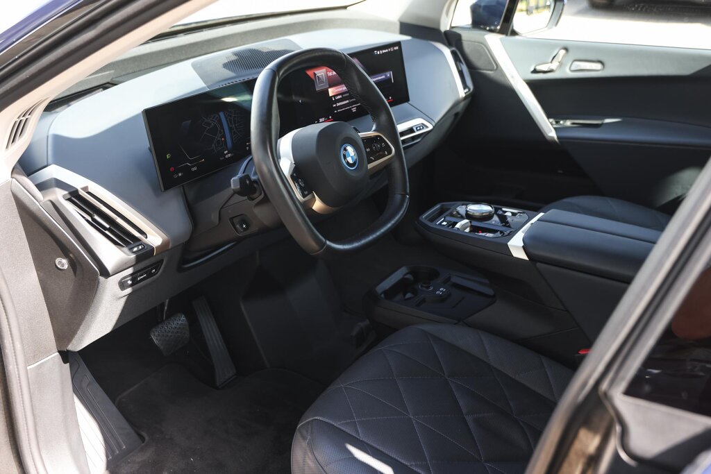 BMW iX 11