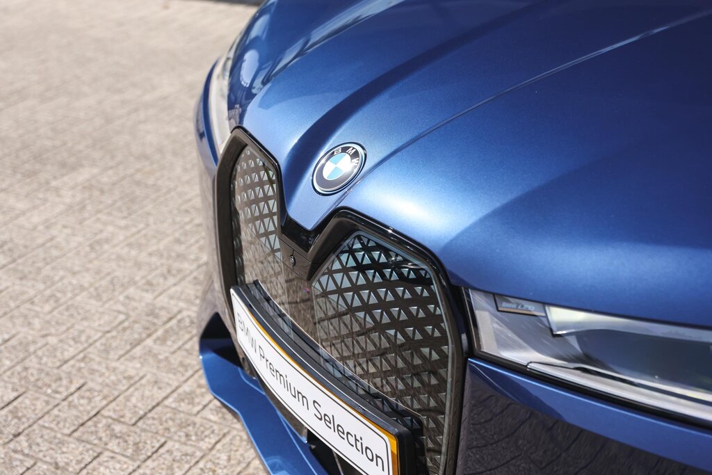 BMW iX 26