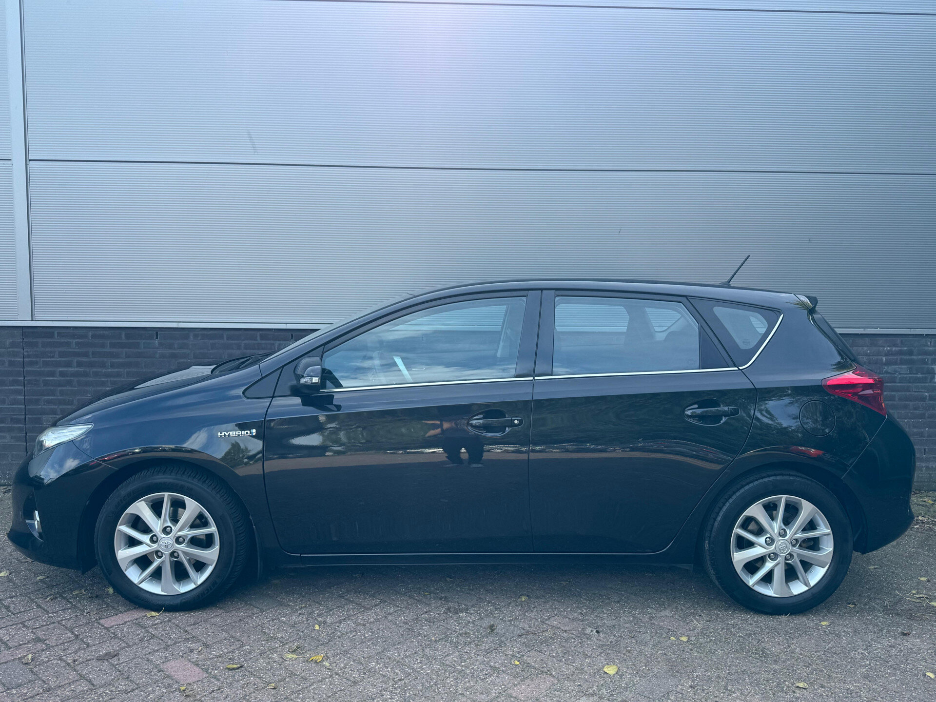 Toyota Auris 1.8 Hybrid Dynamic met Afneembare Trekhaak - Afbeelding 2
