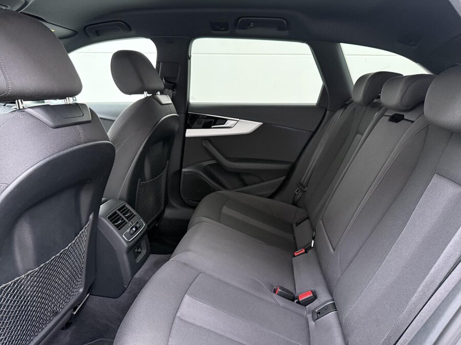 Audi A4 Avant 35 TFSI Advanced Edition