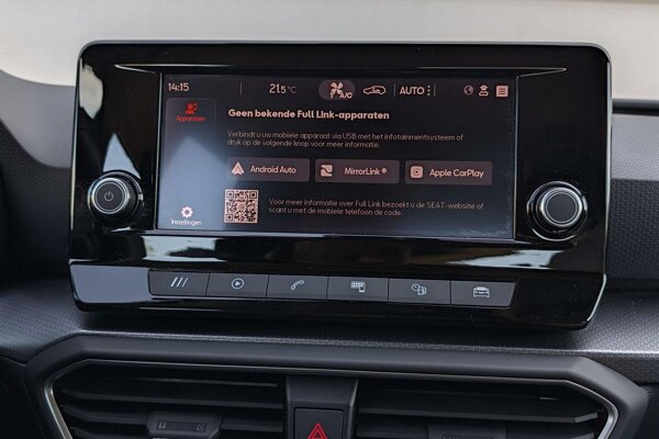 Apple Carplay/Android Auto Apple Carplay/Android Auto
