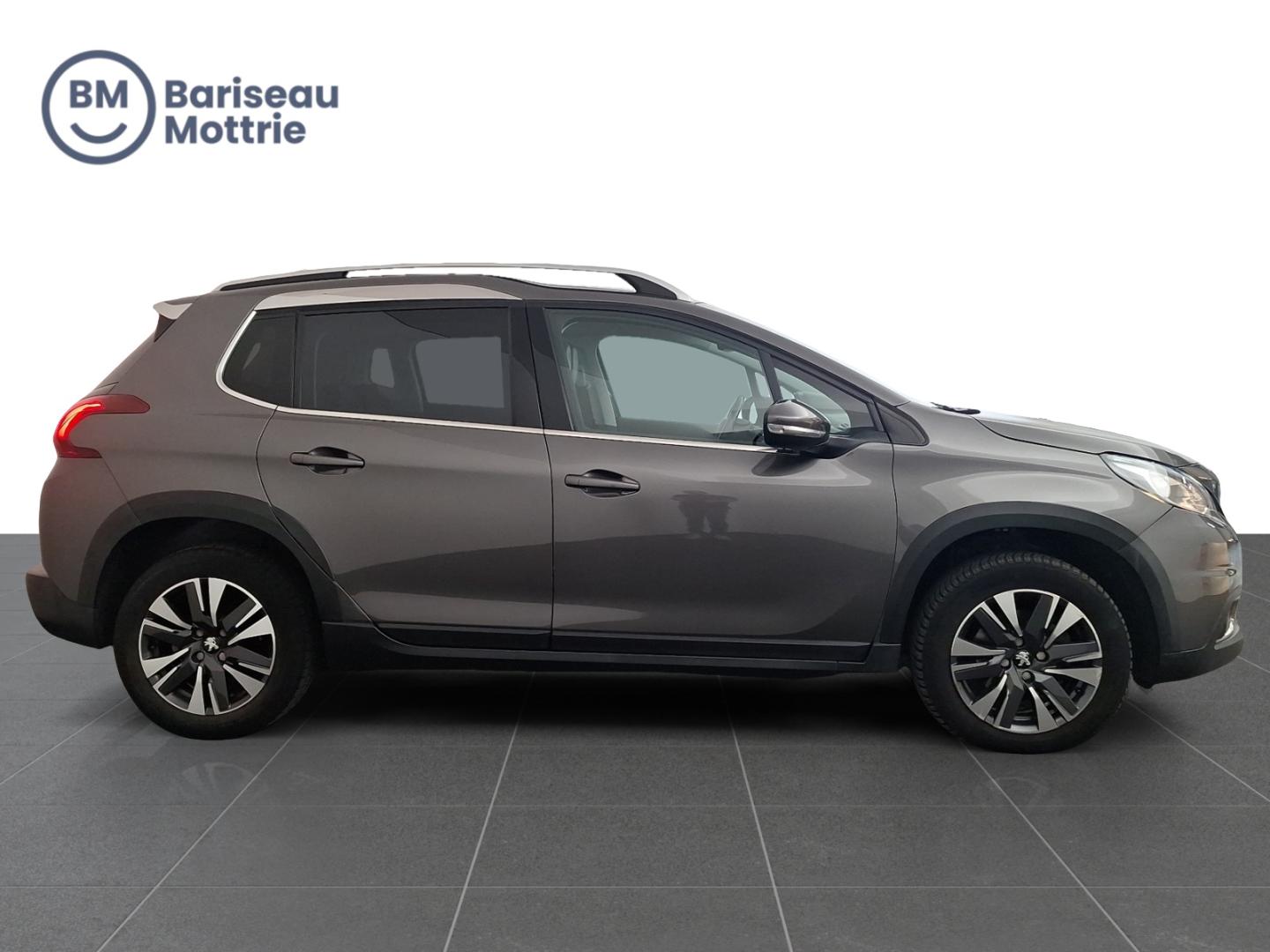 Peugeot 2008 SIGNATURE *PANO DAK*TREKHAAK*CARPLAY*CAMERA*SENSOREN ACHTER*KLIMAATREGELING*CRUISE CONTROL* - Afbeelding 3