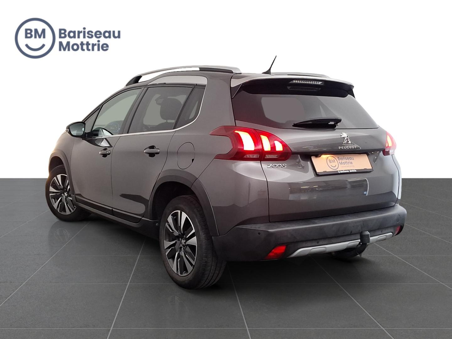 Peugeot 2008 SIGNATURE *PANO DAK*TREKHAAK*CARPLAY*CAMERA*SENSOREN ACHTER*KLIMAATREGELING*CRUISE CONTROL* - Afbeelding 4