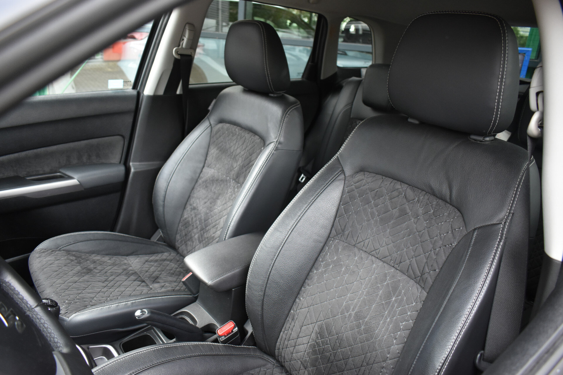 Suzuki Vitara 1.4 Boosterjet Style Smart Hybrid Handgeschakeld 129pk - Afbeelding 2