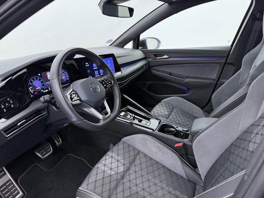Volkswagen Golf 1.5 eTSI R-Line
