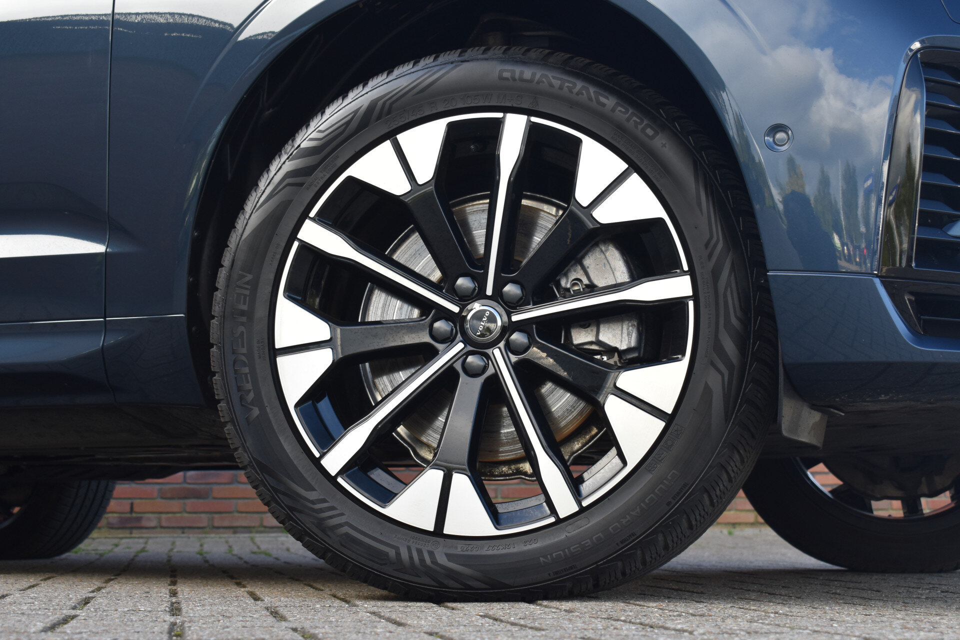 Volvo XC60 T6 350PK Plug-in hybrid AWD Ultra Dark - Afbeelding 3