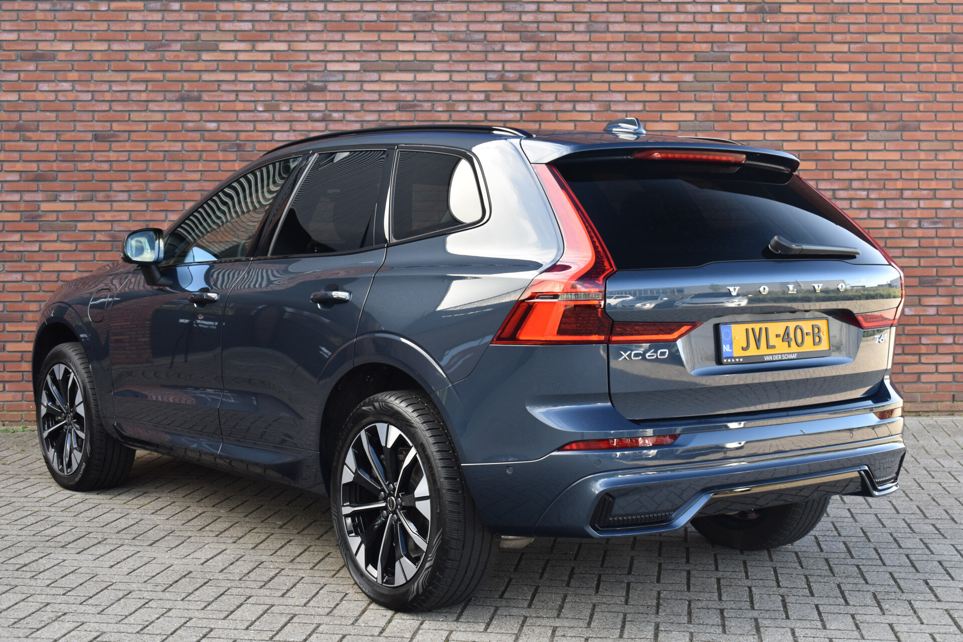 Volvo XC60 T6 350PK Plug-in hybrid AWD Ultra Dark - Afbeelding 4