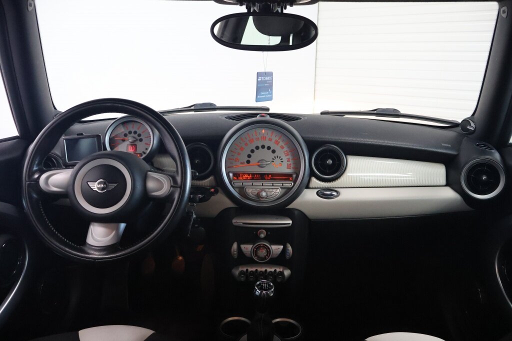 MINI 3-Deurs 1.6 Cooper Camden Edition | H&K | Airco | Sportstoelen | Voorruitverwarming - Afbeelding 2