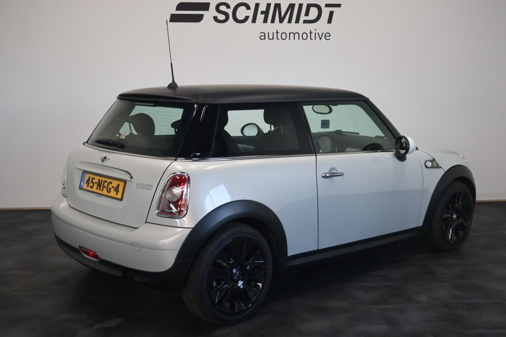 MINI 3-Deurs 1.6 Cooper Camden Edition | H&K | Airco | Sportstoelen | Voorruitverwarming - Afbeelding 3