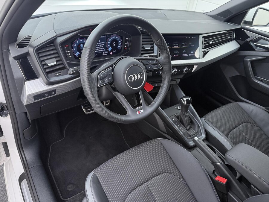 Audi A1 Sportback 25 TFSI S-line