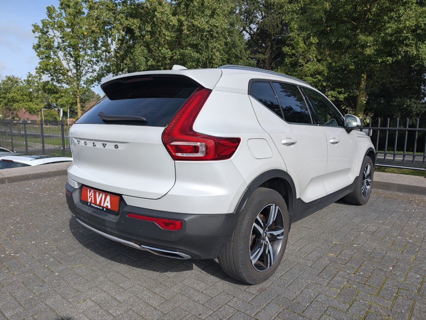 Volvo XC40 Inscription T4 | 190PK | LED | Trekhaak | Camera | Leer | Navi | Stoelverw. | 18" R-Design Diamond | ECC | ACC - Afbeelding 3