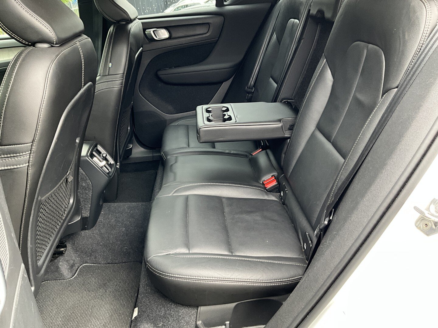 Volvo XC40 Inscription T4 | 190PK | LED | Trekhaak | Camera | Leer | Navi | Stoelverw. | 18" R-Design Diamond | ECC | ACC - Afbeelding 5