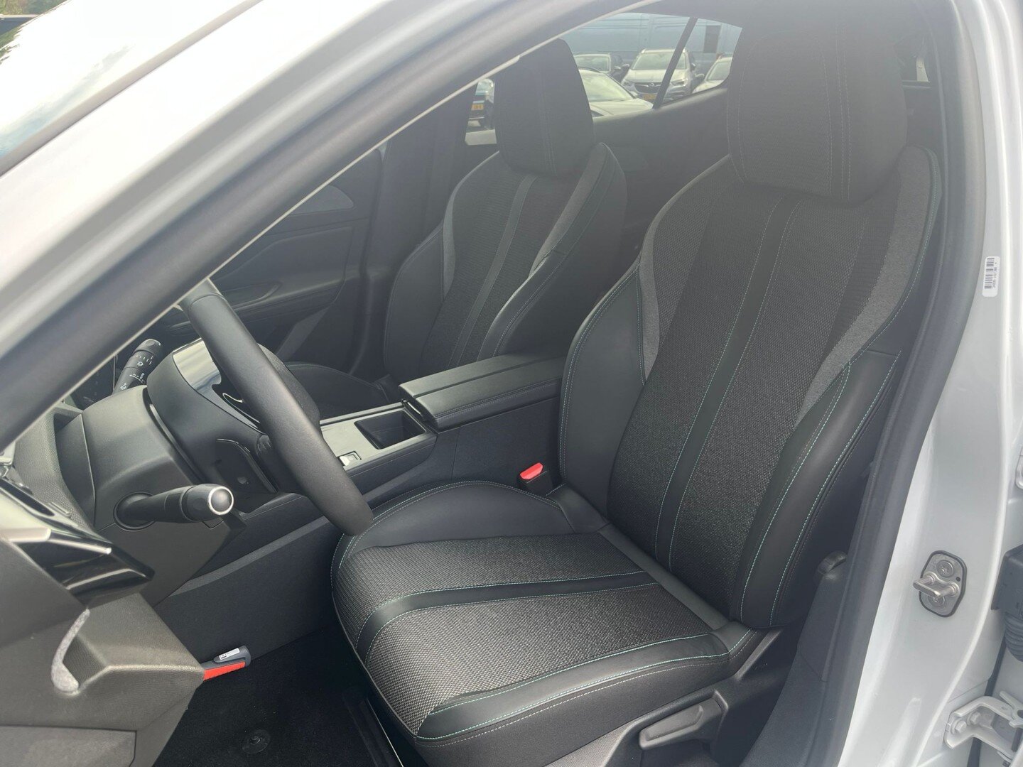 Peugeot 408 1.2 Hybrid 145 e-DCS6 Allure | Navi | Camera | PDC | Leer | Climate Control - Afbeelding 4