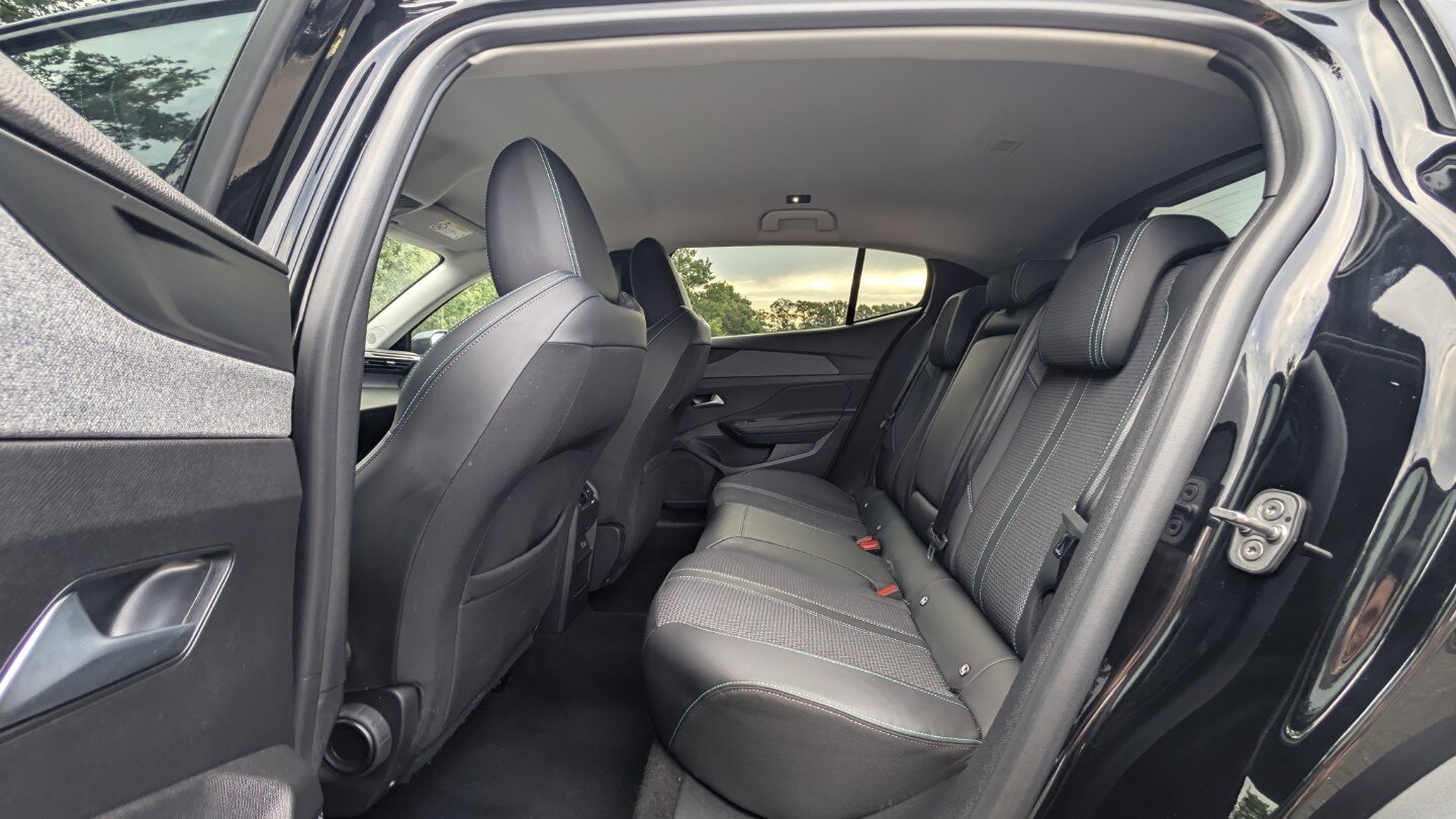 Peugeot 408 1.2 Hybrid 145 e-DCS6 Allure | Navi | Camera | PDC | Leer | Climate Control - Afbeelding 5