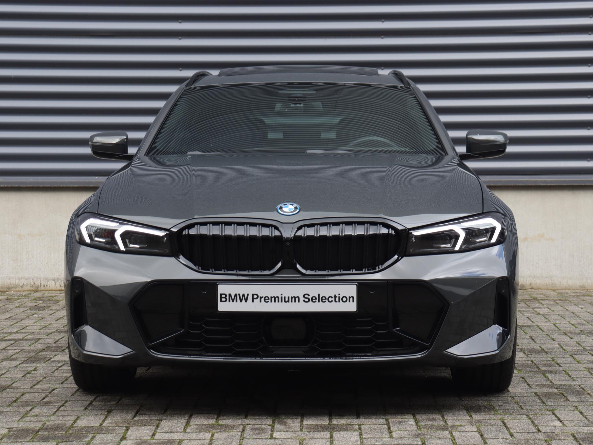 BMW 3-serie Touring 330e - Afbeelding 3