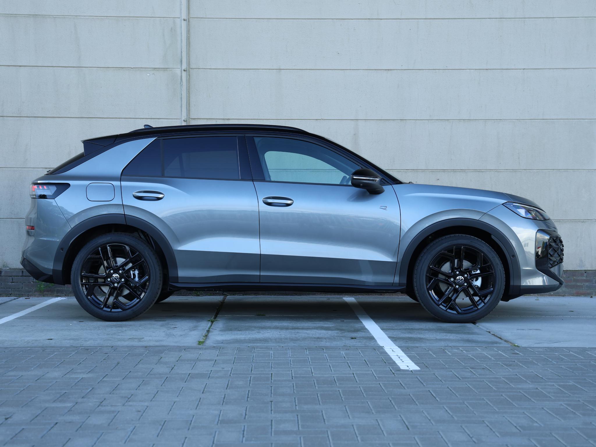 Volkswagen T-Roc R-Line First Edition 1.5 eTSI 110 kW / 150 PK SUV - Afbeelding 2