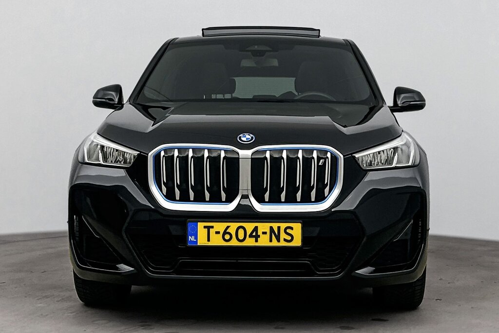 BMW iX1 5