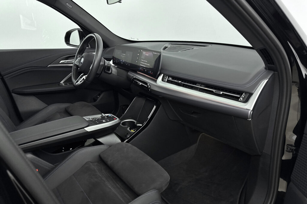BMW iX1 16