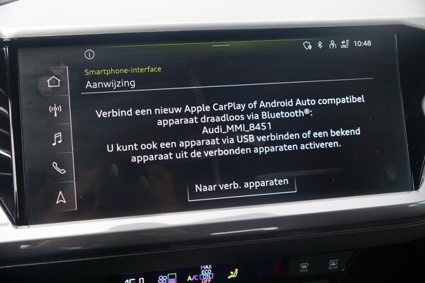 Apple Carplay/Android Auto Apple Carplay/Android Auto