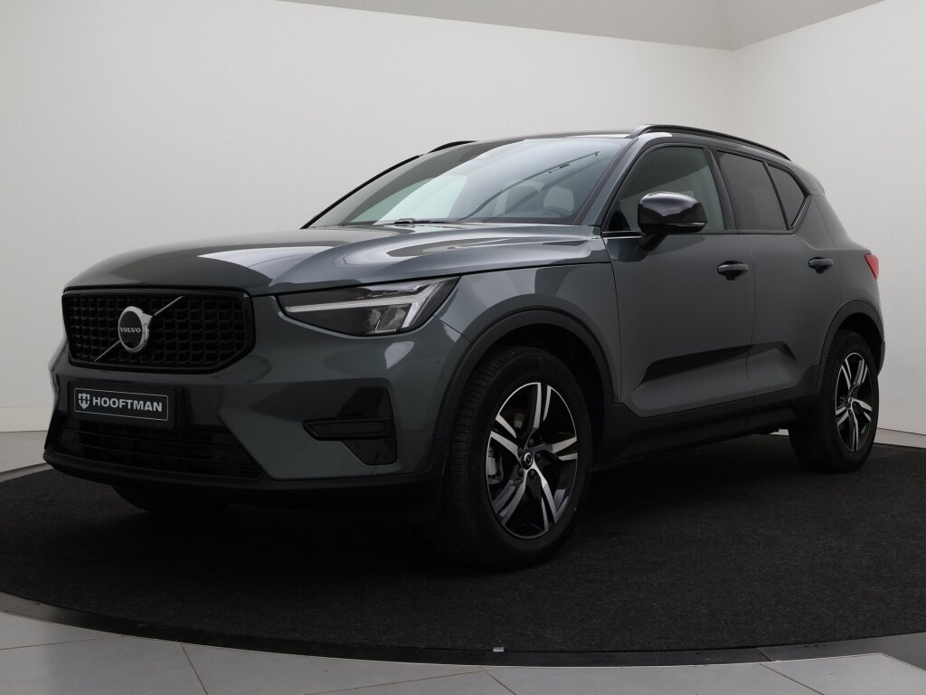 Volvo XC40 B4 AUT(7) PLUS DARK SCHUIFDAK HARMAN KARDON TREKHAAK CAMERA - Afbeelding 2
