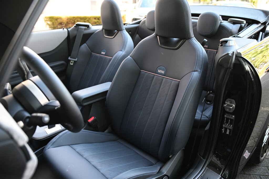 MINI Cooper Cabrio 3