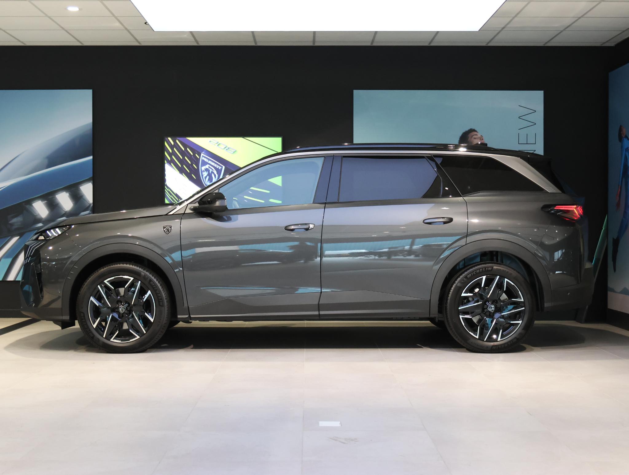 Peugeot 5008 SUV GT Exclusive Hybrid 145 pk 7p Automaat - Afbeelding 2