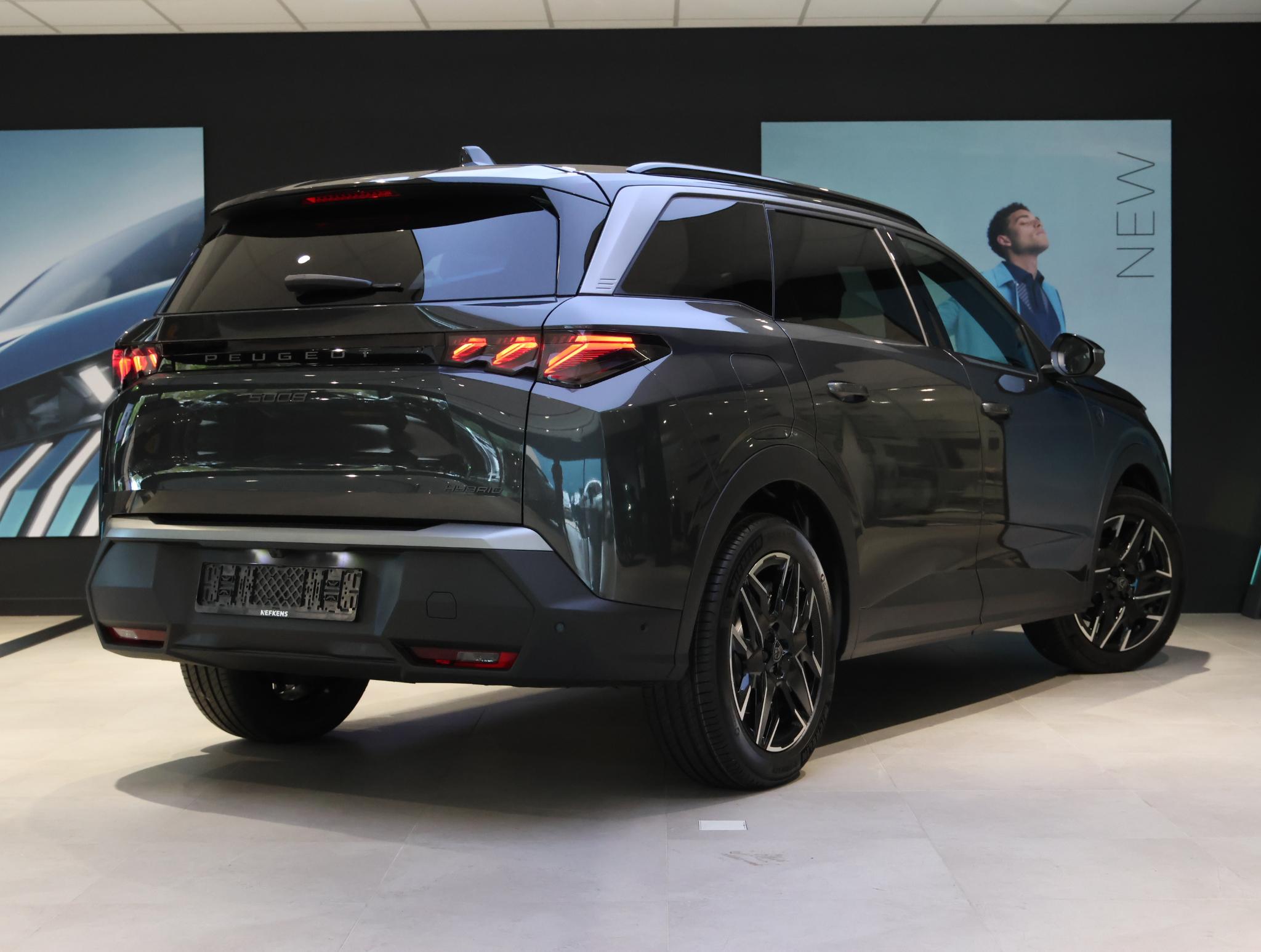 Peugeot 5008 SUV GT Exclusive Hybrid 145 pk 7p Automaat - Afbeelding 3
