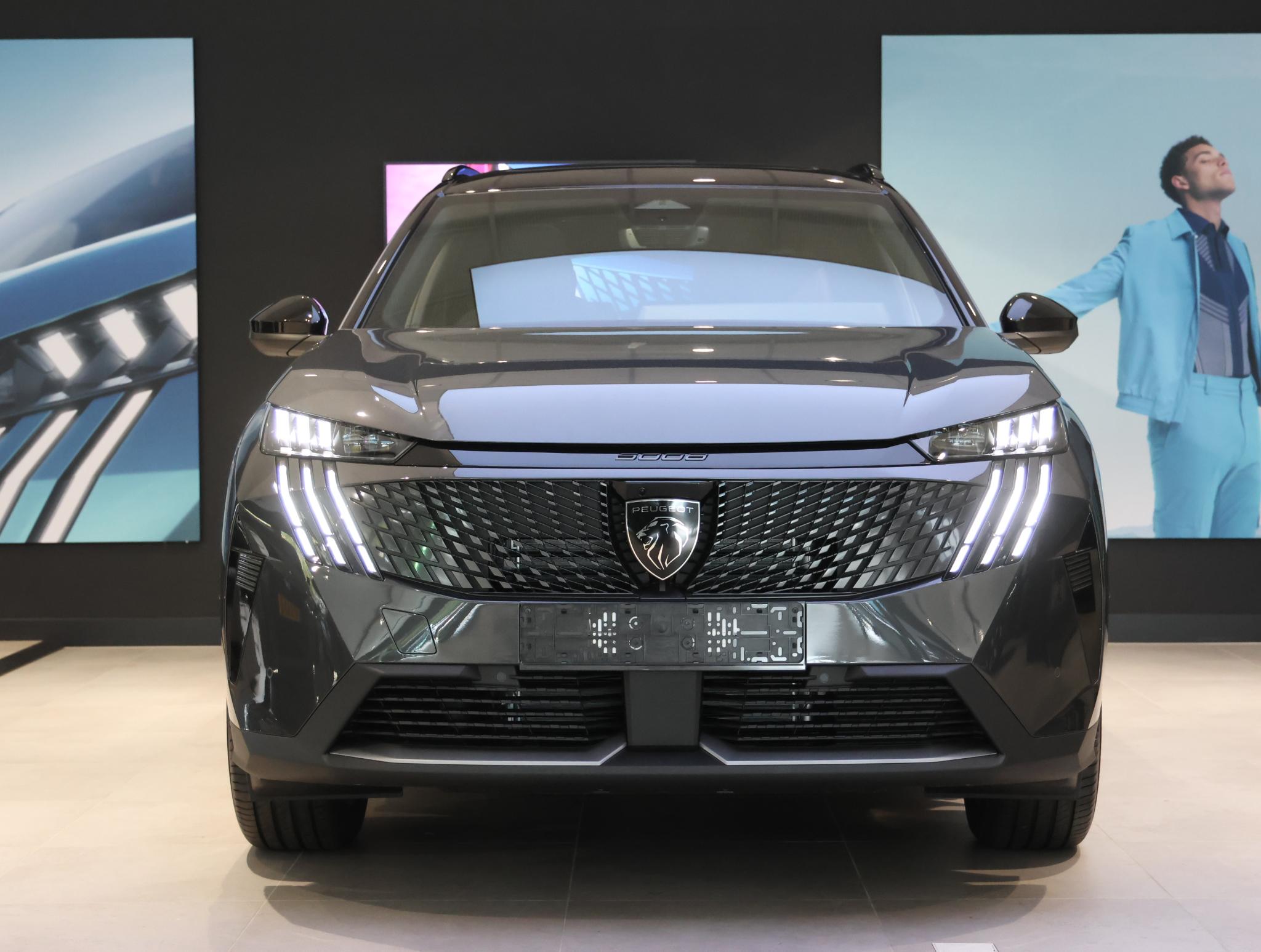 Peugeot 5008 SUV GT Exclusive Hybrid 145 pk 7p Automaat - Afbeelding 4