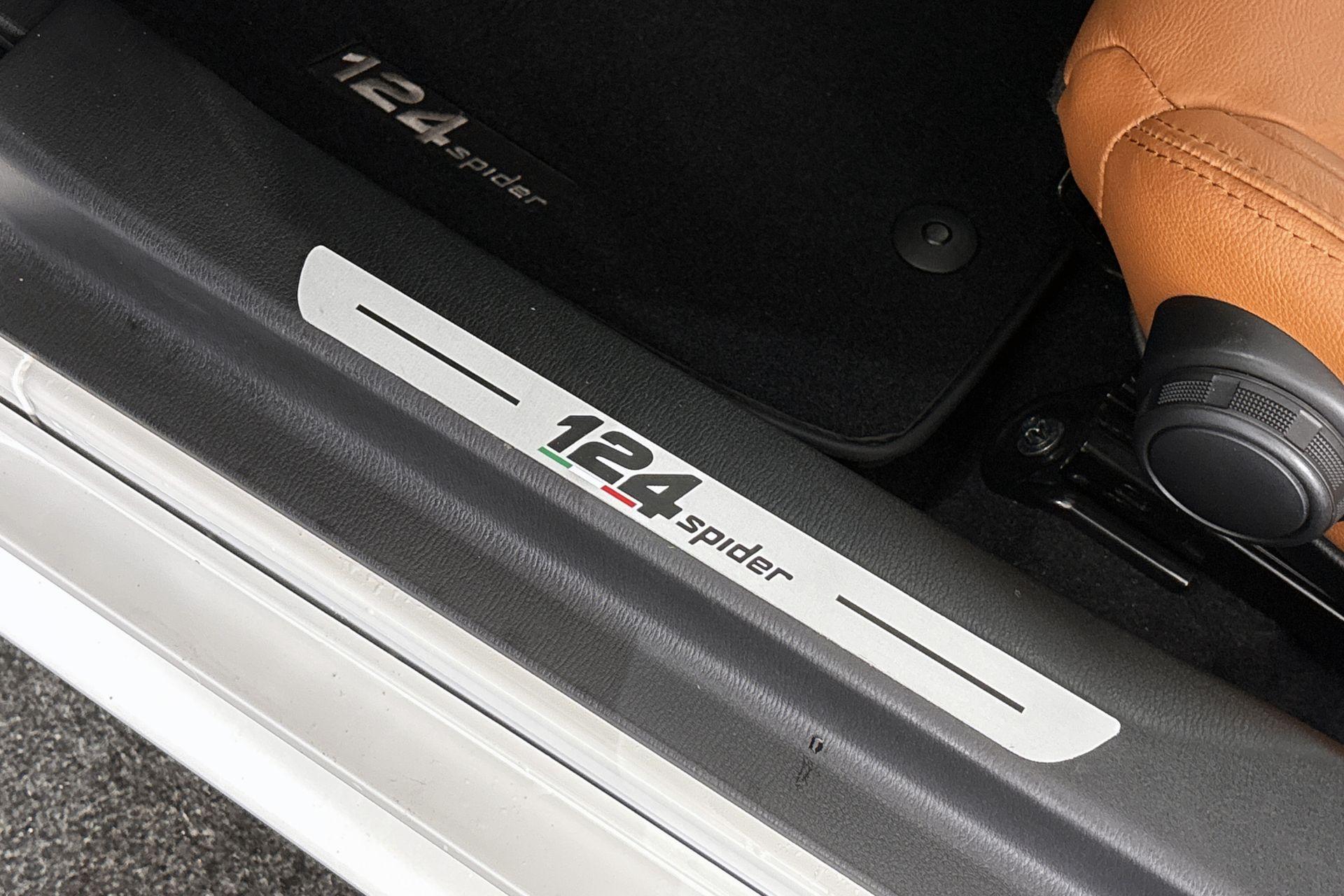 Fiat 124 SPIDER (24)