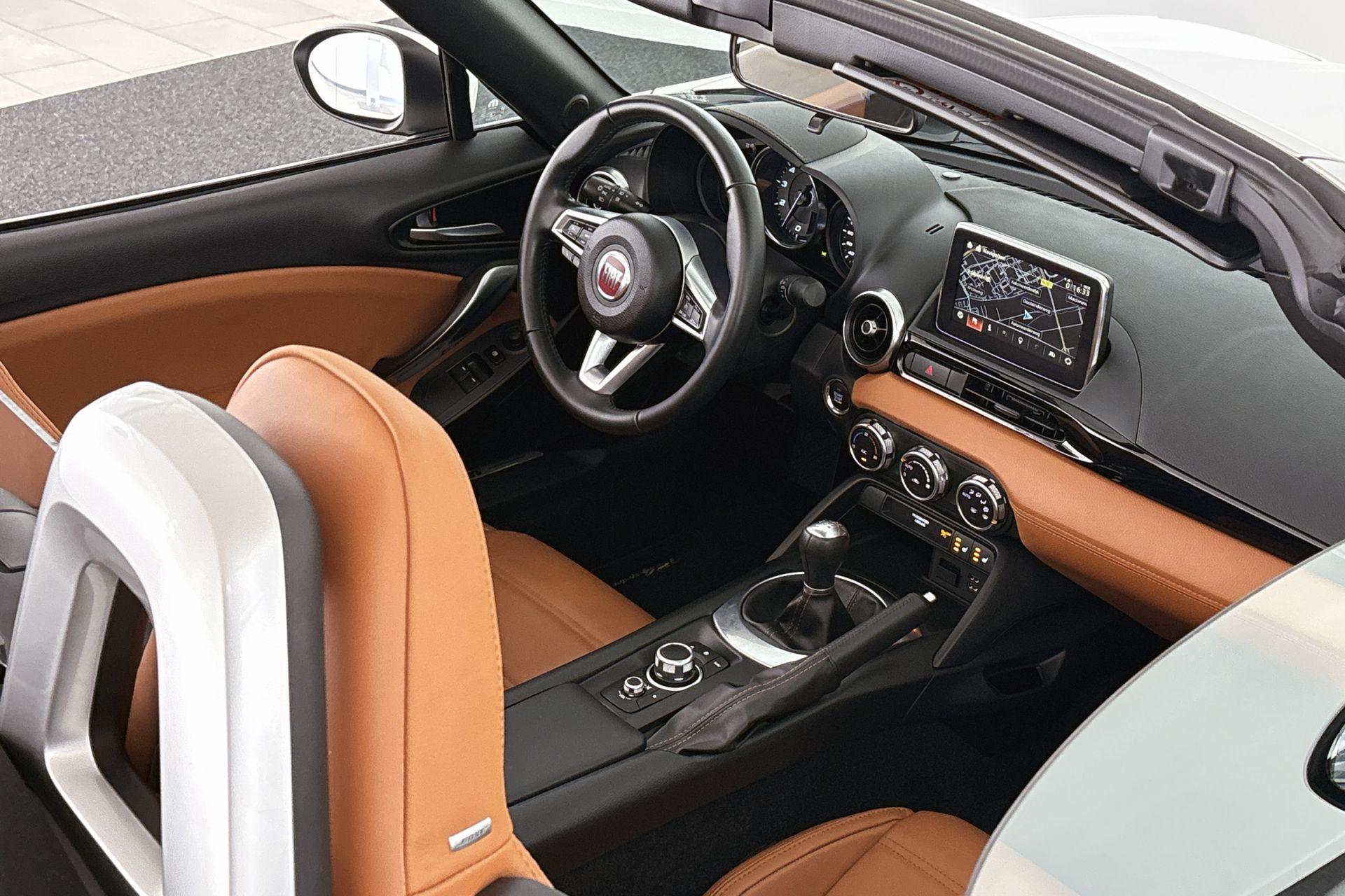 Fiat 124 SPIDER (39)