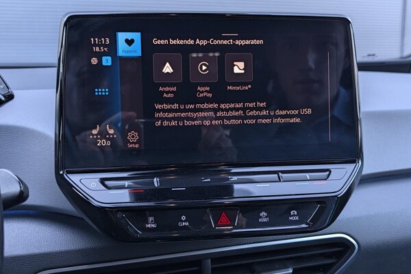 Apple Carplay/Android Auto Apple Carplay/Android Auto