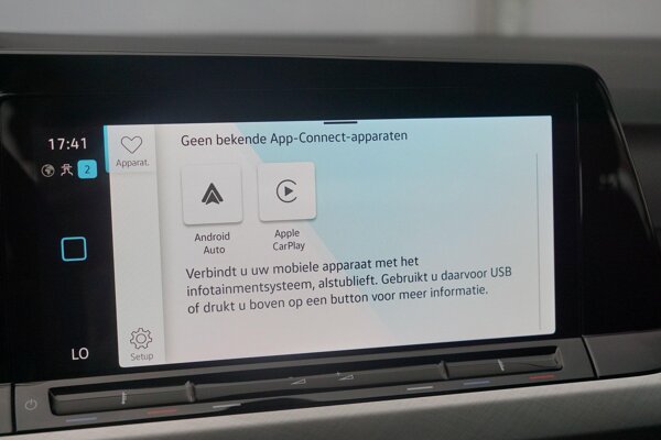 Apple Carplay/Android Auto Apple Carplay/Android Auto