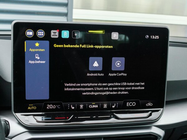 Apple Carplay/Android Auto Apple Carplay/Android Auto