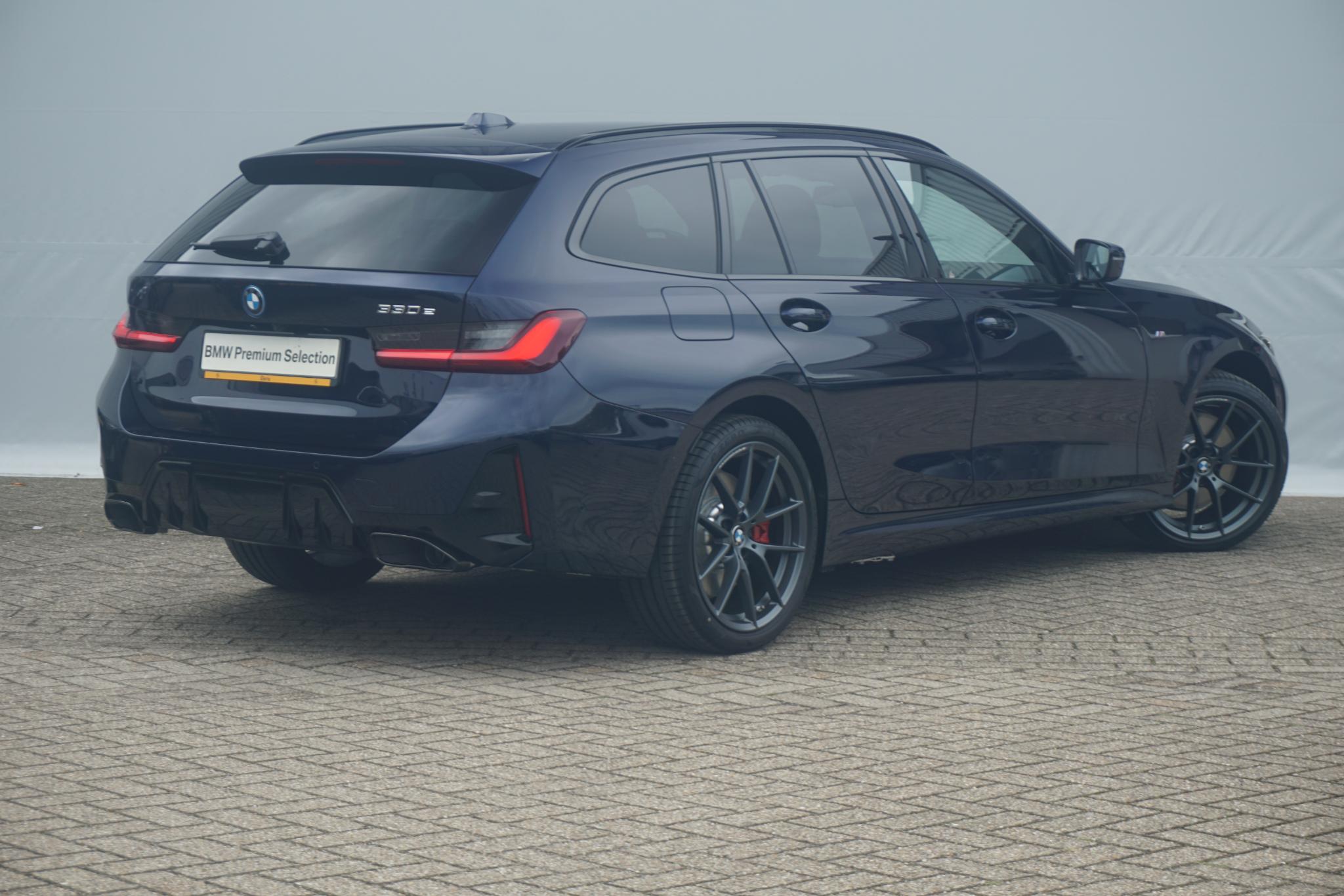 BMW 3 Serie Touring 330e - Afbeelding 2