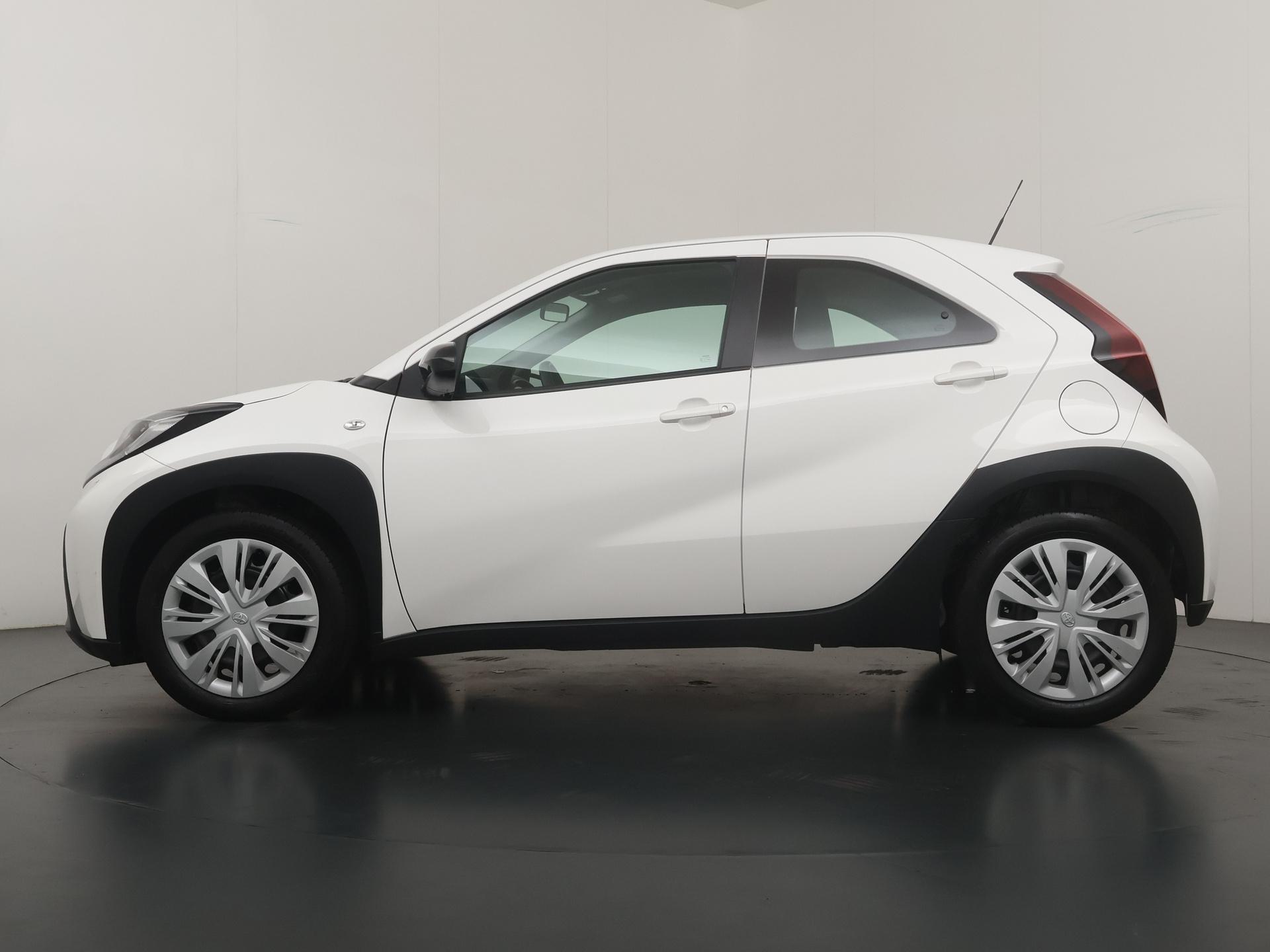 Toyota Aygo X 1.0 VVT-i MT Play
