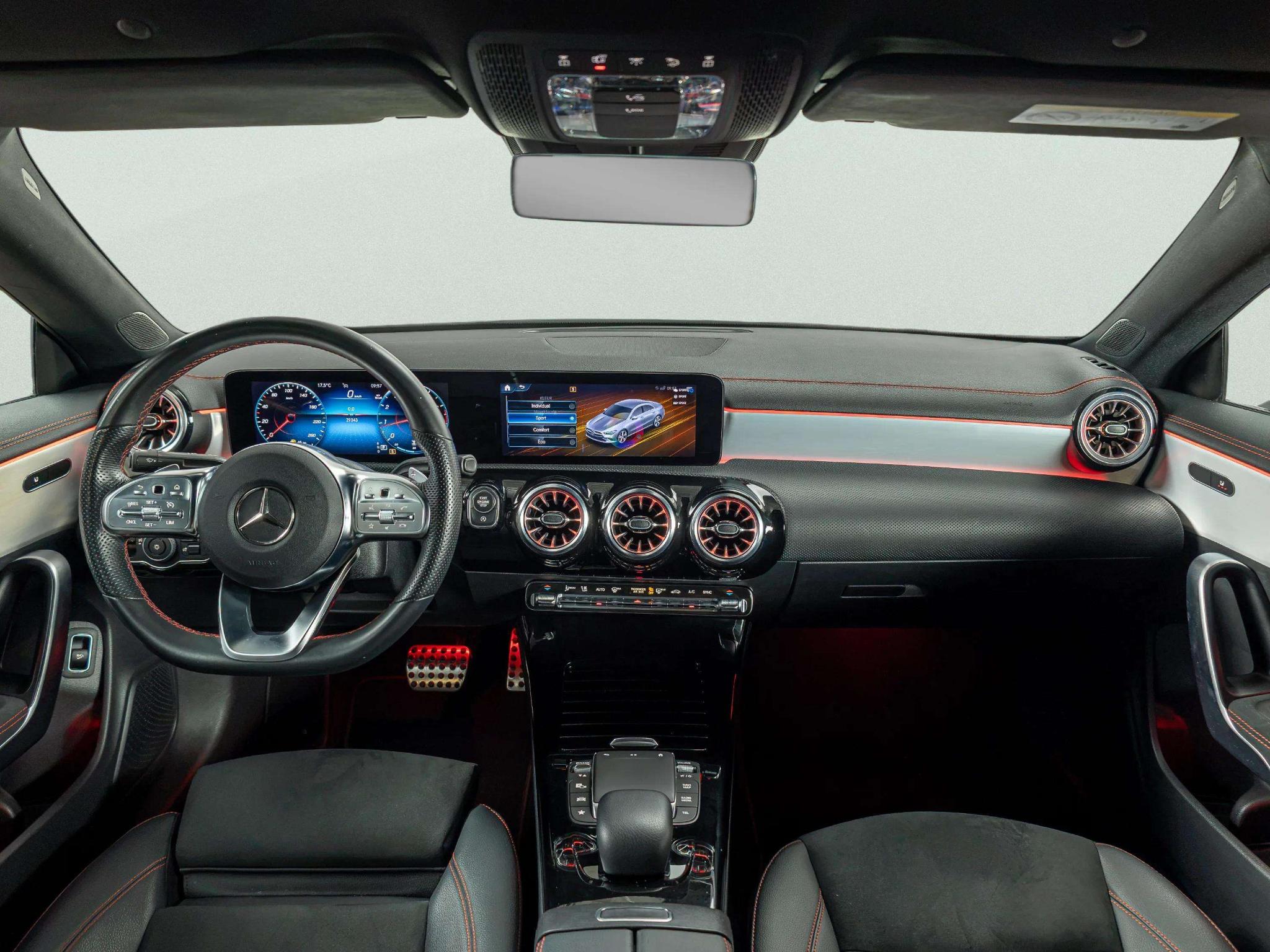 Mercedes-Benz CLA Coupé 200 AMG Line - Afbeelding 3