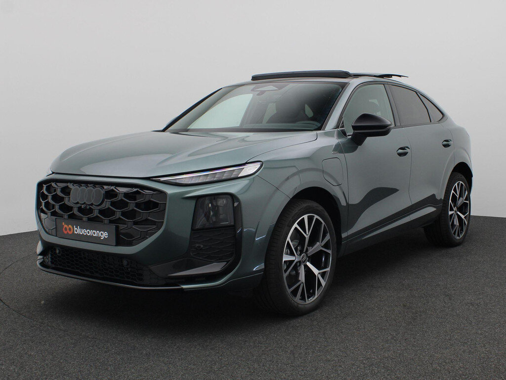 Audi Q3 Sportback 1.5 e-hybrid S edition 272PK S-Tronic SOH 100% Panoramadak, Trekhaak, Achteruitrijcamera, Stoel-Stuurverwarming, 20" LM Velgen, LED Plus, Elektr. Achterklep