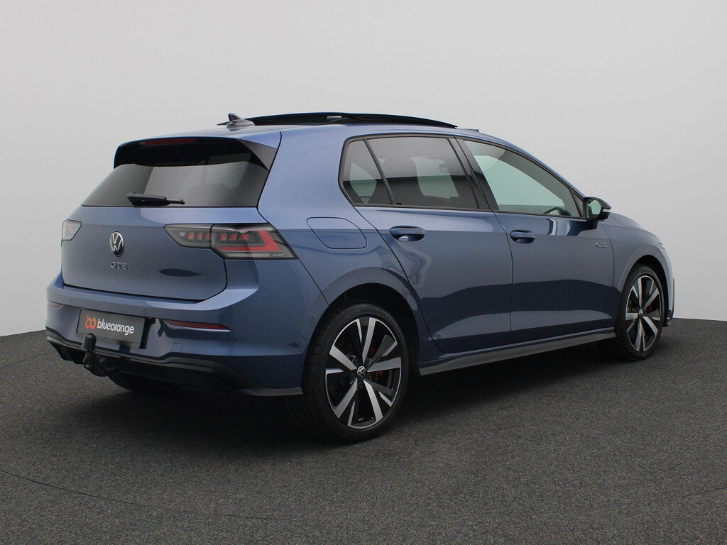 Volkswagen Golf 1.5 eHybrid GTE 272 PK DSG Black style, Leder, Trekhaak, Head-Up Display, Panoramadak, Matrix-LED Verlichting, Keyless, 360 gr. camera, 18” LM Velgen - Bild 4