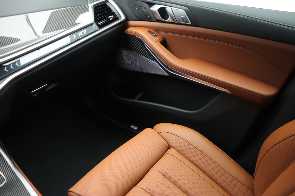 BMW X7 25