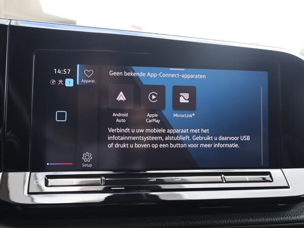 Apple Carplay/Android Auto Apple Carplay/Android Auto