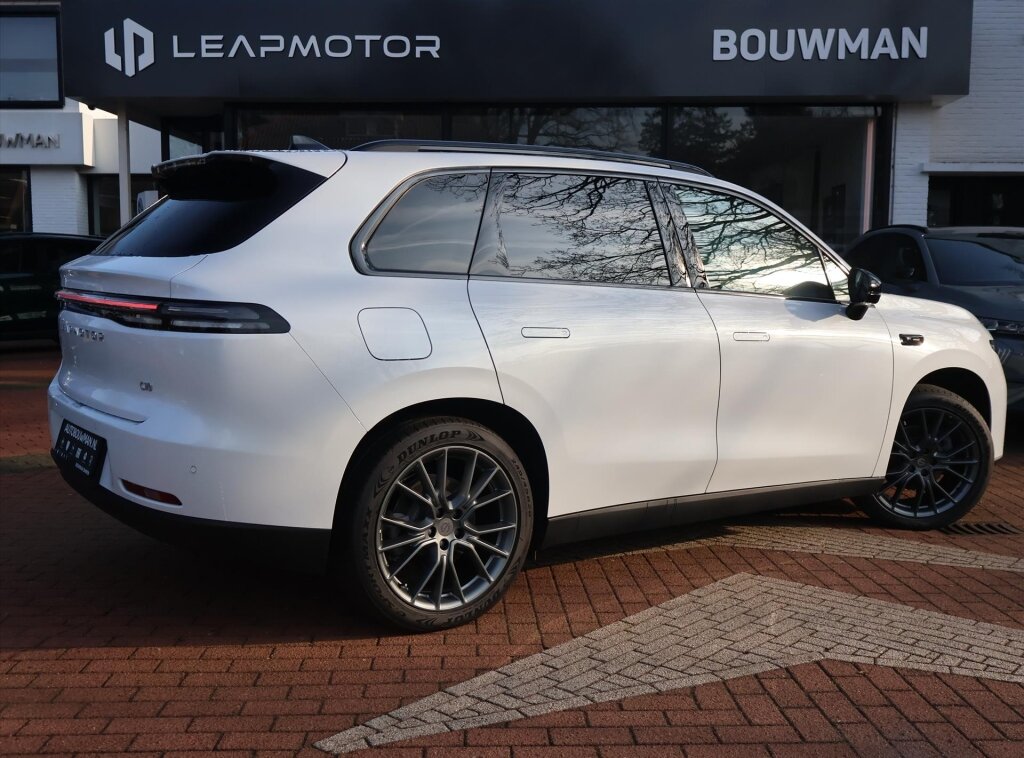 Leapmotor C10 Hybrid EV REEV 28,4 kWh 215PK Automaat Design NIEUW, Rijklaarprijs | 360 Camera | Stoelventilatie + verwarming | Stuurwielverwarming | Navigatie | DAB+ Tuner - Afbeelding 4