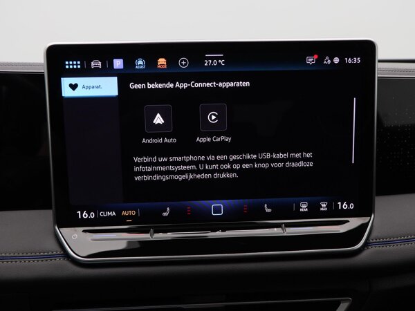 Apple Carplay/Android Auto Apple Carplay/Android Auto