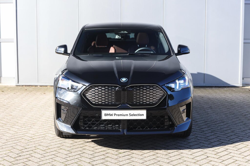 BMW iX2 5