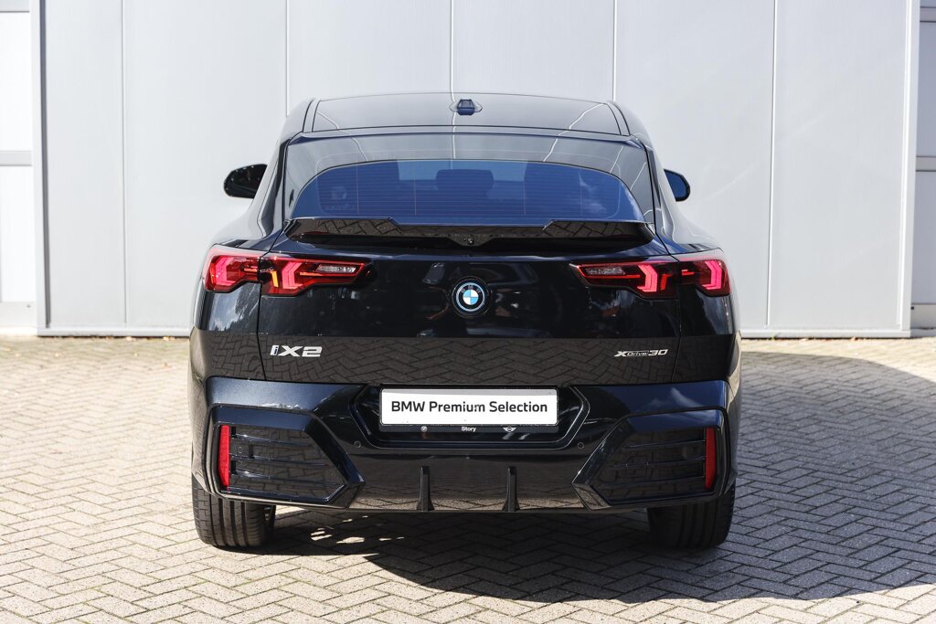BMW iX2 6