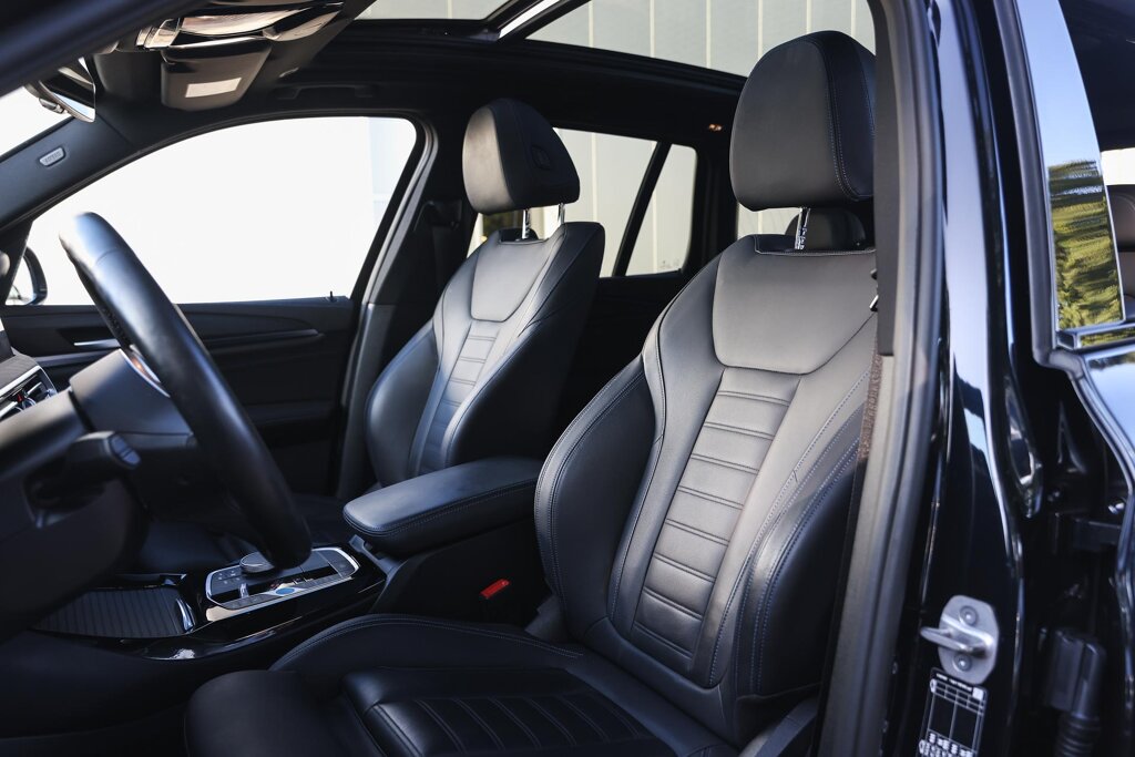 BMW iX3 10