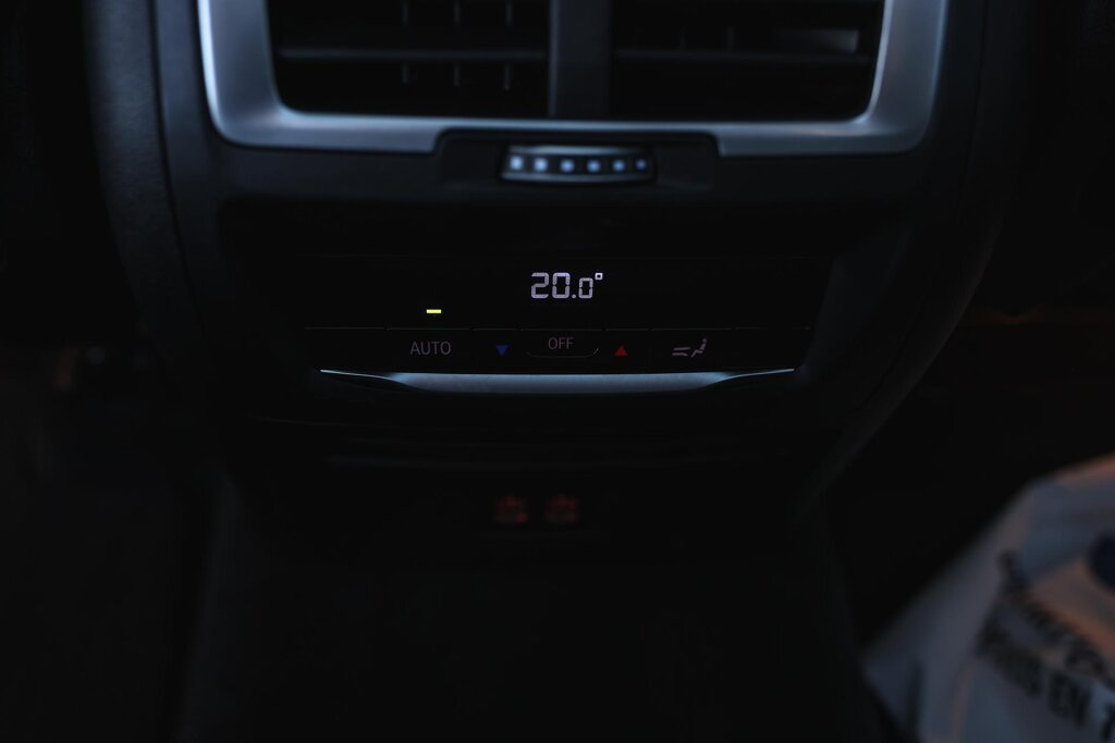 BMW iX3 15