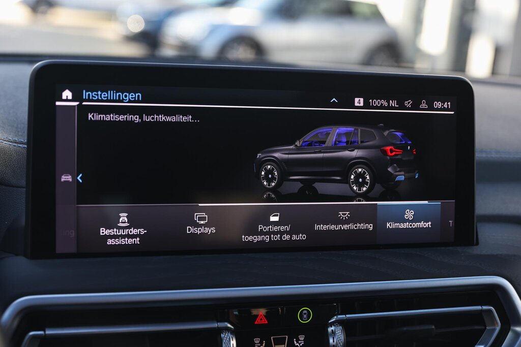 BMW iX3 31